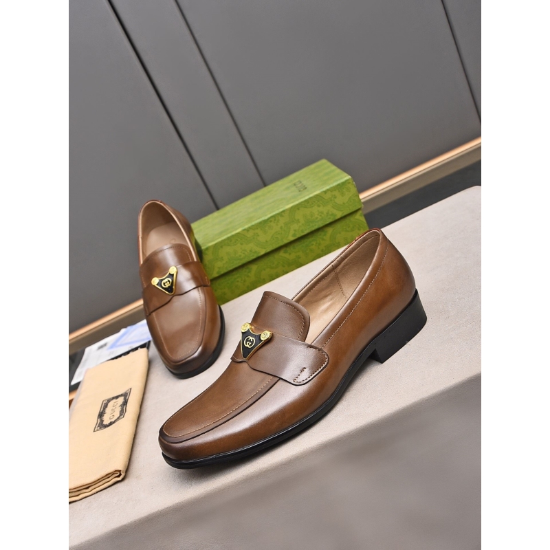 G*u*i leather shoes